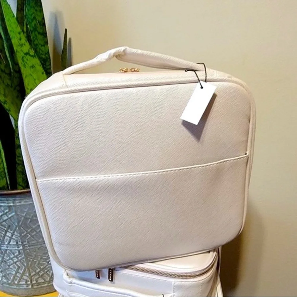 Makeup Bag - Brand New without Tags comes with surprise gift